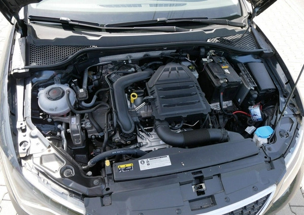 Seat Leon cena 67900 przebieg: 15000, rok produkcji 2020 z Trzemeszno małe 631